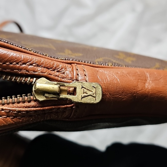Louis Vuitton Brown Monogram Clutch - Picture 12 of 13